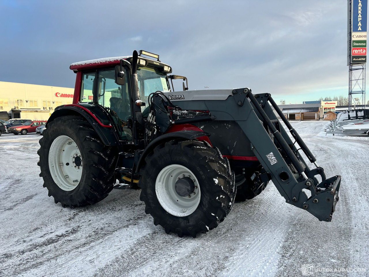 Valtra T131H kuormaajalla.Todella siisti ja vähän ajettu!, 2008 MTK25, Tornio - Traktör: fotoğraf 2 Valtra T131H kuormaajalla.Todella siisti ja vähän ajettu!, 2008 MTK25, Tornio - Traktör: fotoğraf 2