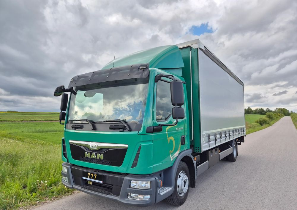 MAN TGL 12.250 6.2m AUTOMAT KLIMA z Niemiec ESP nowe opony EURO 6 / 4.75 rozstaw / zawiesie na wózek widłowy / TOP STAN / okazja nauka jazdy MOŻLIWOŚĆ DOSTOSOWANIA 12t - Tenteli kamyon: fotoğraf 3 MAN TGL 12.250 6.2m AUTOMAT KLIMA z Niemiec ESP nowe opony EURO 6 / 4.75 rozstaw / zawiesie na wózek widłowy / TOP STAN / okazja nauka jazdy MOŻLIWOŚĆ DOSTOSOWANIA 12t - Tenteli kamyon: fotoğraf 3