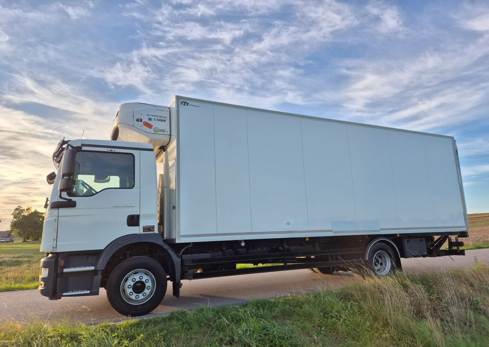 MAN TGM 15.250 7.5m winda AUTOMAT KLIMA z Niemiec EURO 6 / CHŁODNIA T-1000R THERMOKING - Refrijeratör kamyon: fotoğraf 4 MAN TGM 15.250 7.5m winda AUTOMAT KLIMA z Niemiec EURO 6 / CHŁODNIA T-1000R THERMOKING - Refrijeratör kamyon: fotoğraf 4