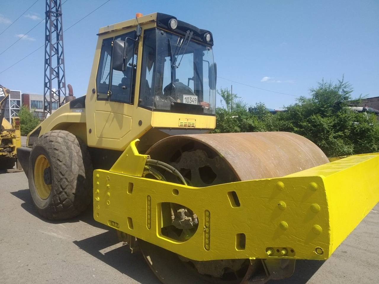 BOMAG BW 216 DH-4 - Kompaktör: fotoğraf 1 BOMAG BW 216 DH-4 - Kompaktör: fotoğraf 1