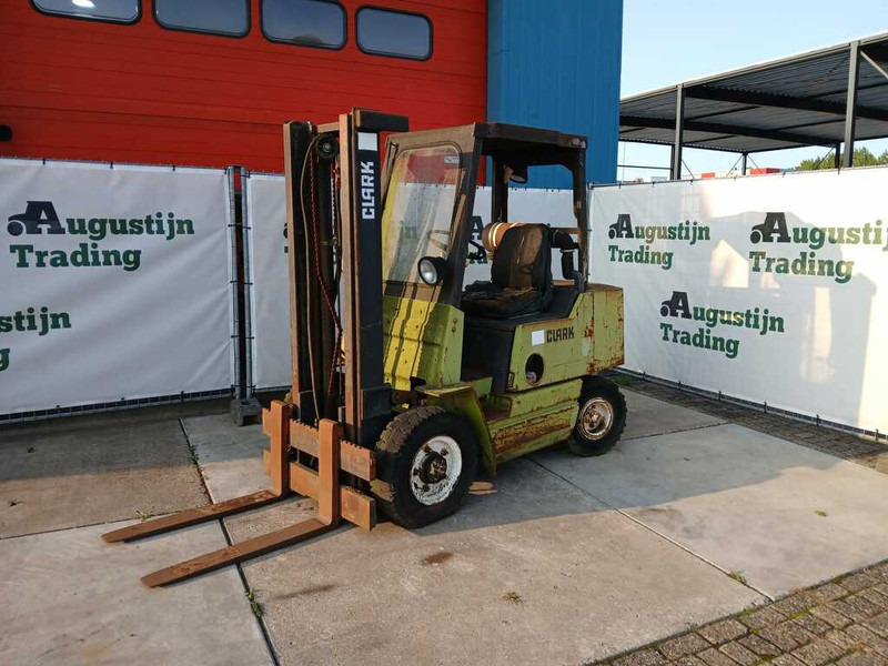 Clark DPS 25 - Dizel forklift: fotoğraf 1 Clark DPS 25 - Dizel forklift: fotoğraf 1