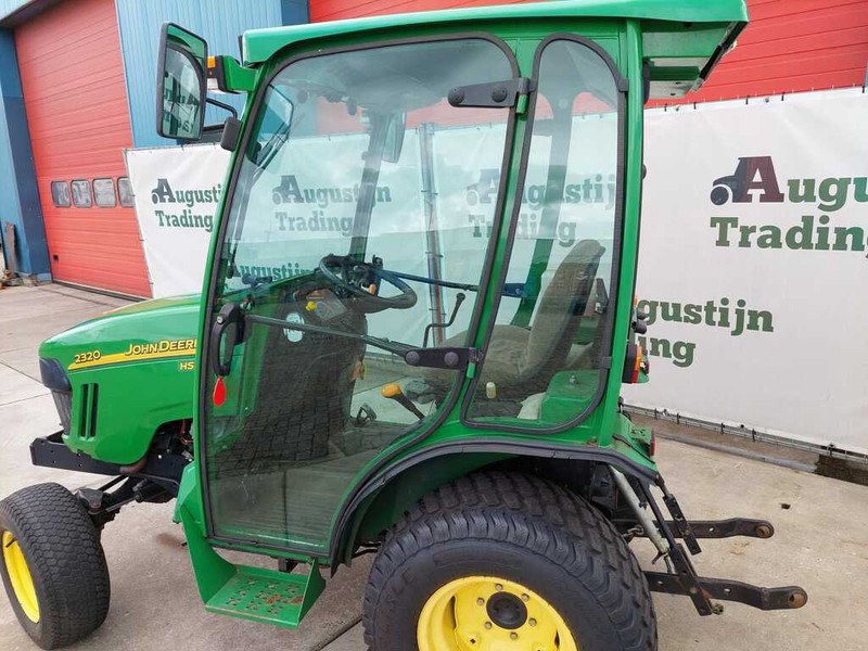 John Deere 2320 - Küçük traktör: fotoğraf 2 John Deere 2320 - Küçük traktör: fotoğraf 2