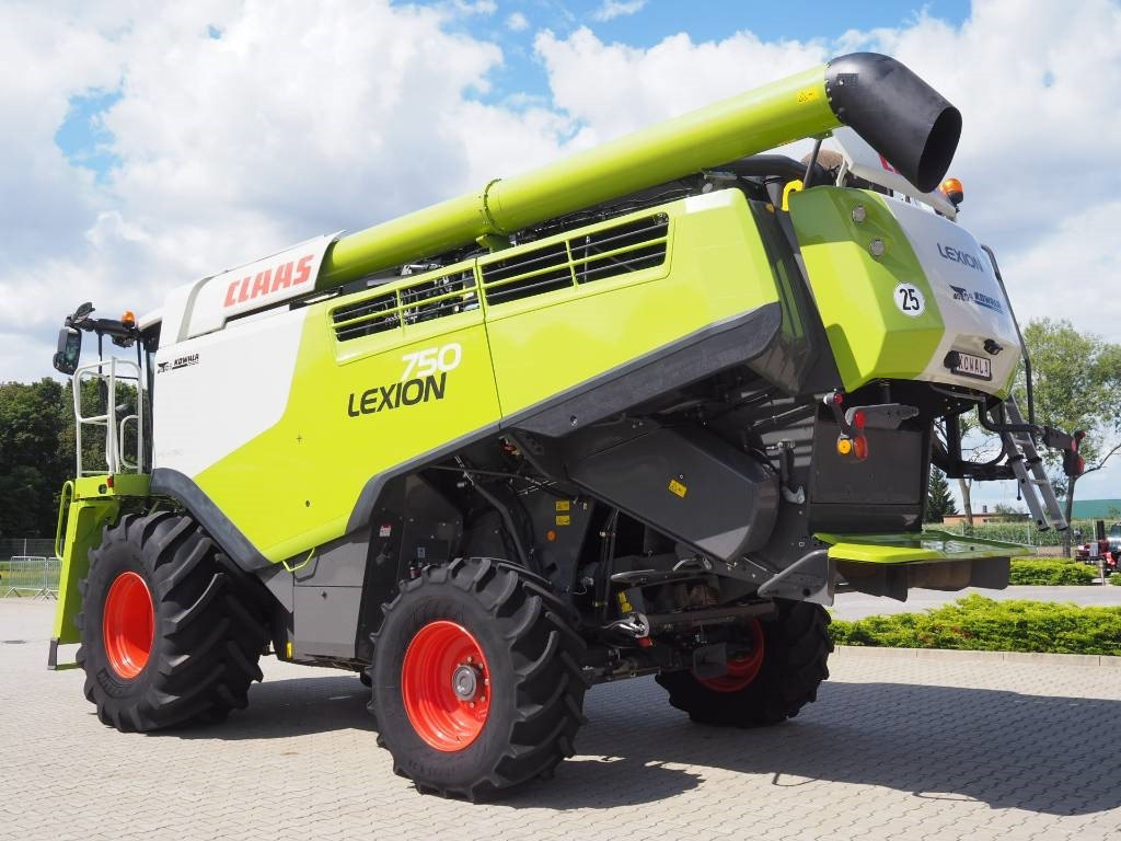 Claas Lexion 750 GPS + V770 - Biçerdöver: fotoğraf 2 Claas Lexion 750 GPS + V770 - Biçerdöver: fotoğraf 2