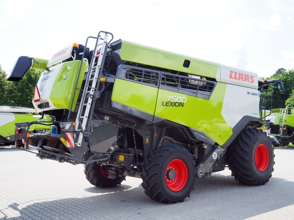 Claas Lexion 7500 + V930 - Biçerdöver: fotoğraf 3 Claas Lexion 7500 + V930 - Biçerdöver: fotoğraf 3