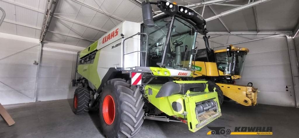 Claas Lexion 7500 + V930 - Biçerdöver: fotoğraf 1 Claas Lexion 7500 + V930 - Biçerdöver: fotoğraf 1