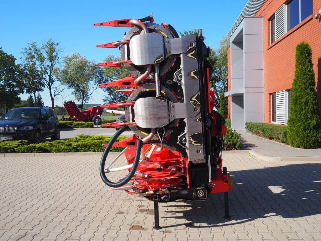 Kemper 375 Plus - Krone Big X - Mısır tablası: fotoğraf 2 Kemper 375 Plus - Krone Big X - Mısır tablası: fotoğraf 2