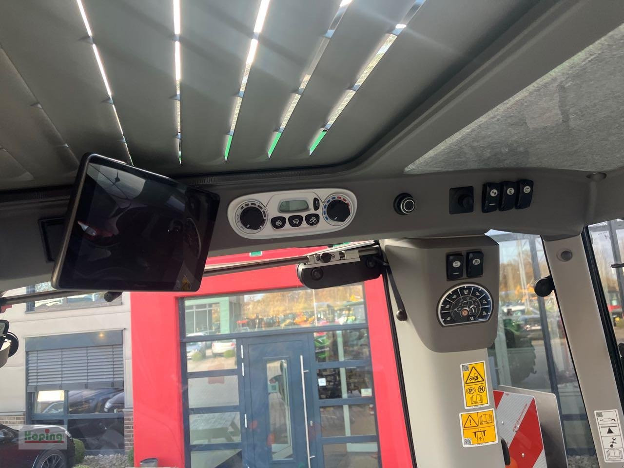 Deutz-Fahr 6180 TTV 30 Jahre Edition finansal kiralama Deutz-Fahr 6180 TTV 30 Jahre Edition: fotoğraf 15 Deutz-Fahr 6180 TTV 30 Jahre Edition finansal kiralama Deutz-Fahr 6180 TTV 30 Jahre Edition: fotoğraf 15