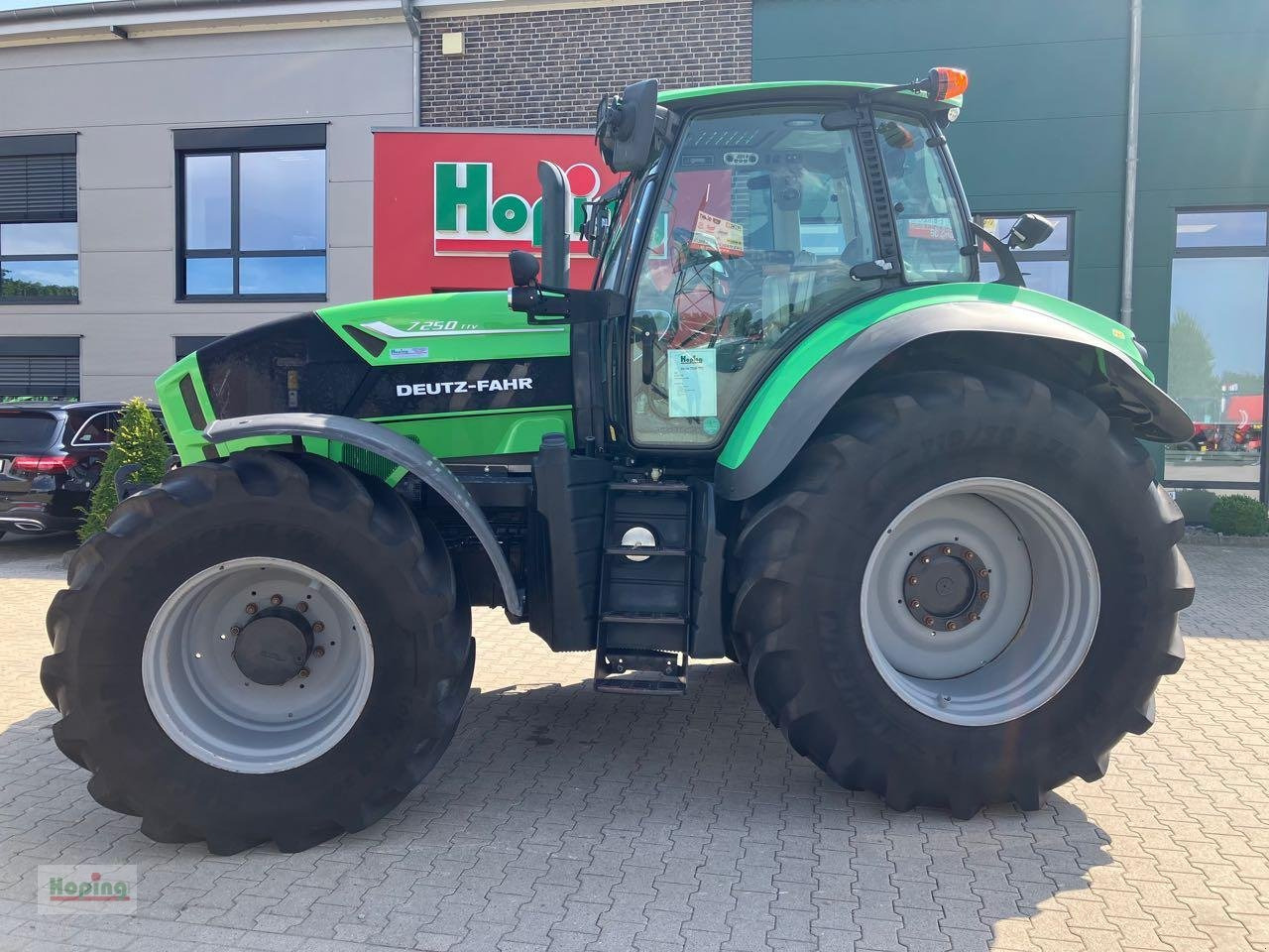 Deutz-Fahr 7250 Agrotron TTV - Traktör: fotoğraf 4 Deutz-Fahr 7250 Agrotron TTV - Traktör: fotoğraf 4