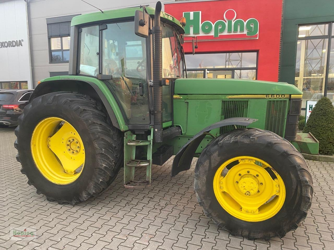 John Deere 6600 - Traktör: fotoğraf 1 John Deere 6600 - Traktör: fotoğraf 1