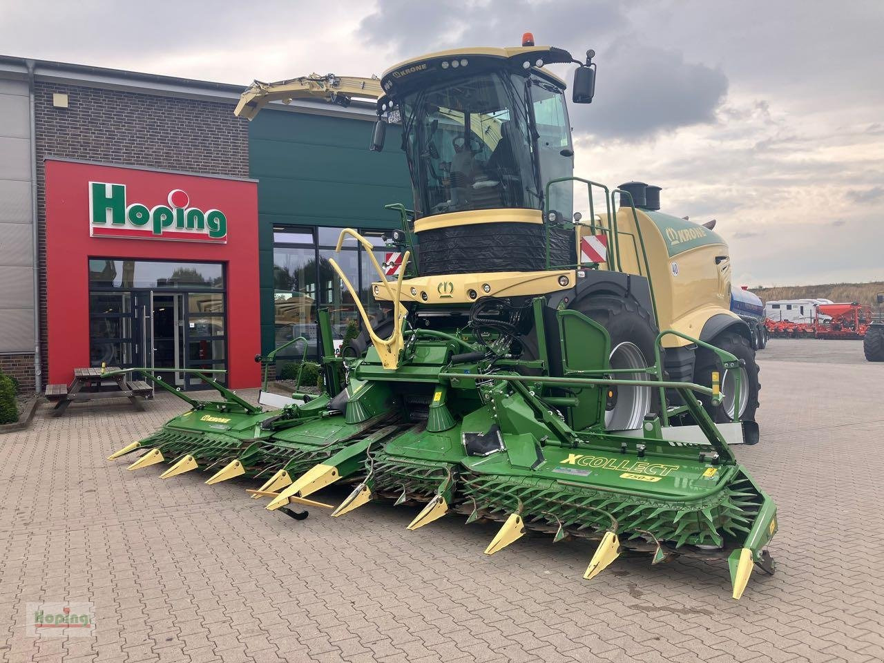 Krone Big X 780 - Silaj makinesi: fotoğraf 1 Krone Big X 780 - Silaj makinesi: fotoğraf 1
