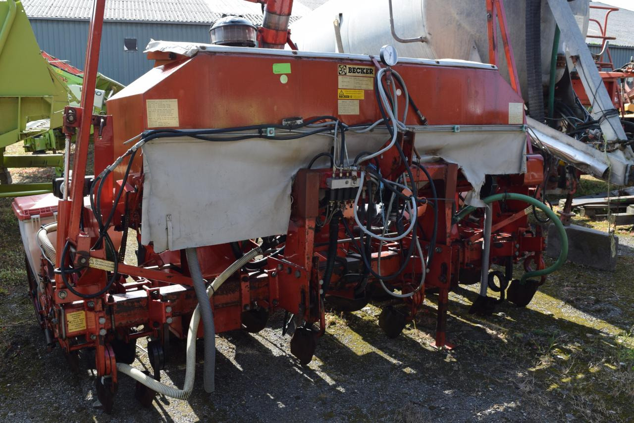 Becker AEROMAT T6Z - Hassas ekim makinesi: fotoğraf 1 Becker AEROMAT T6Z - Hassas ekim makinesi: fotoğraf 1