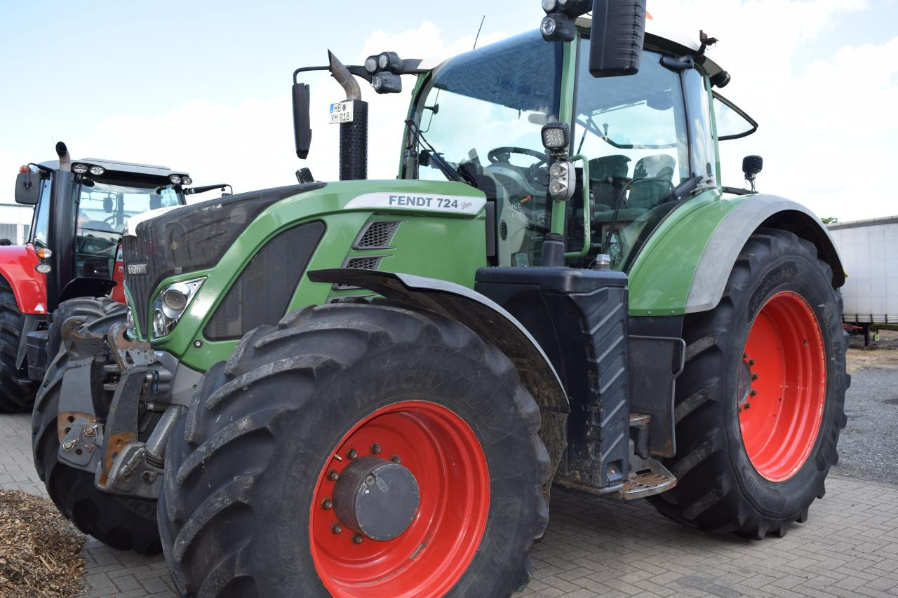 Fendt 724 Vario TMS SCR ProfiPlus - Traktör: fotoğraf 2 Fendt 724 Vario TMS SCR ProfiPlus - Traktör: fotoğraf 2