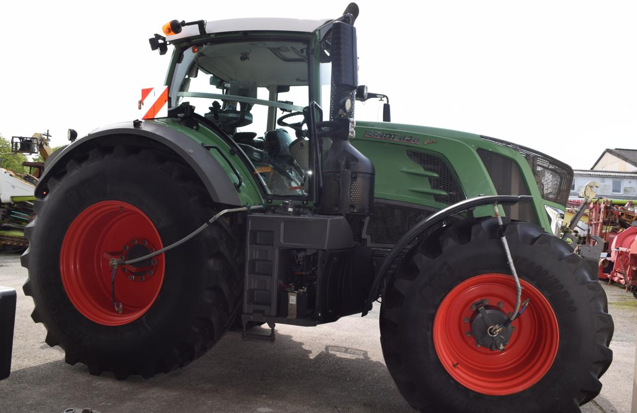 Fendt 826 Vario ProfiPlus, - Traktör: fotoğraf 2 Fendt 826 Vario ProfiPlus, - Traktör: fotoğraf 2