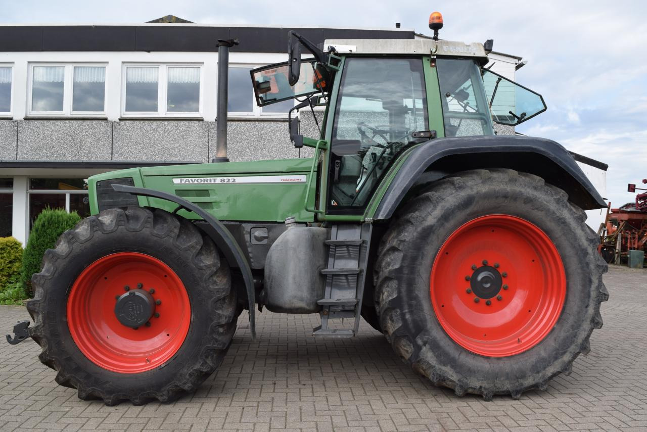 Fendt Favorit 822 - Traktör: fotoğraf 1 Fendt Favorit 822 - Traktör: fotoğraf 1