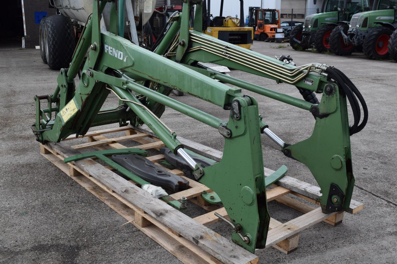 Fendt Frontlader für Serie 400 - Traktör ön yükleyici: fotoğraf 3 Fendt Frontlader für Serie 400 - Traktör ön yükleyici: fotoğraf 3