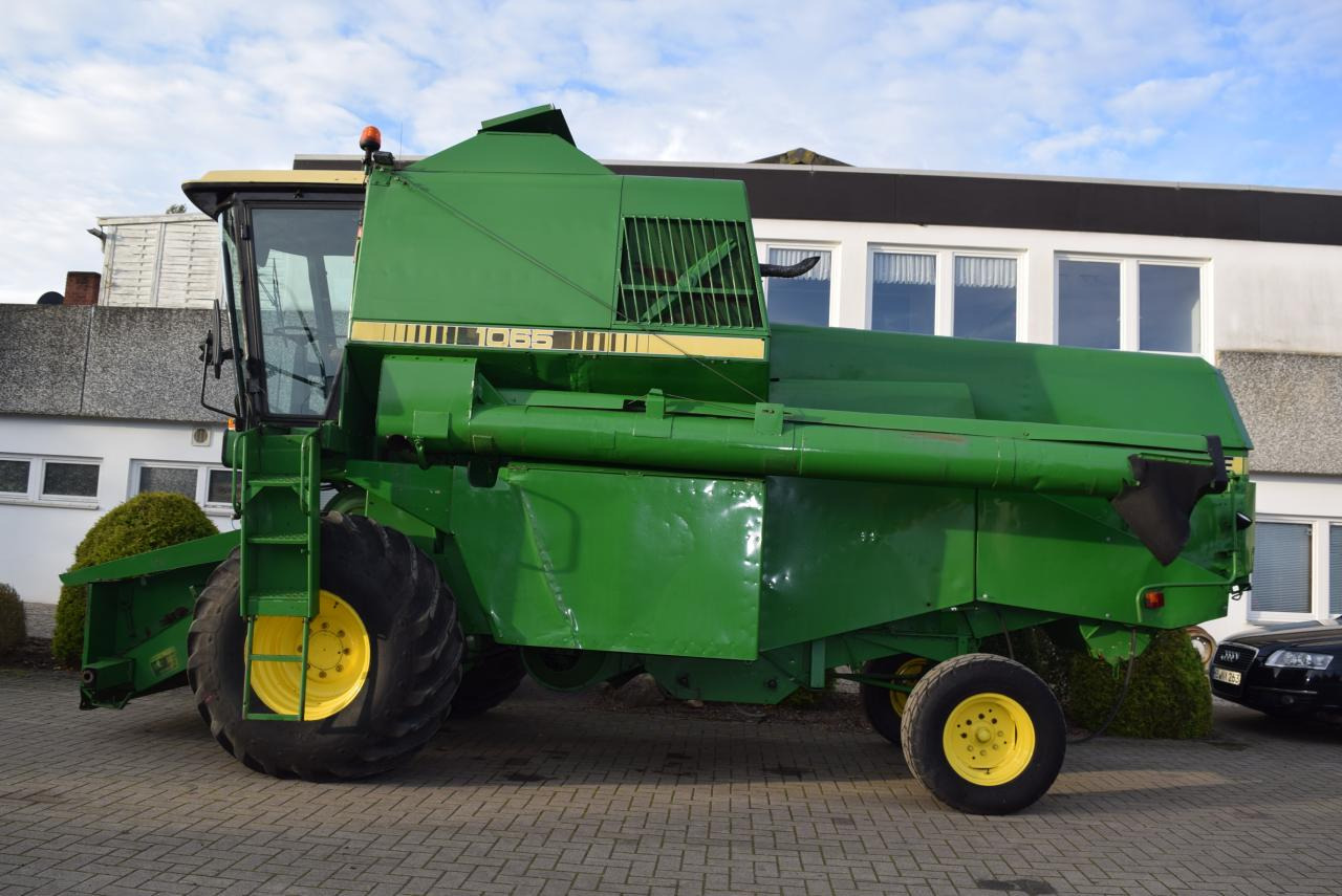 John Deere 1065 - Biçerdöver: fotoğraf 2 John Deere 1065 - Biçerdöver: fotoğraf 2
