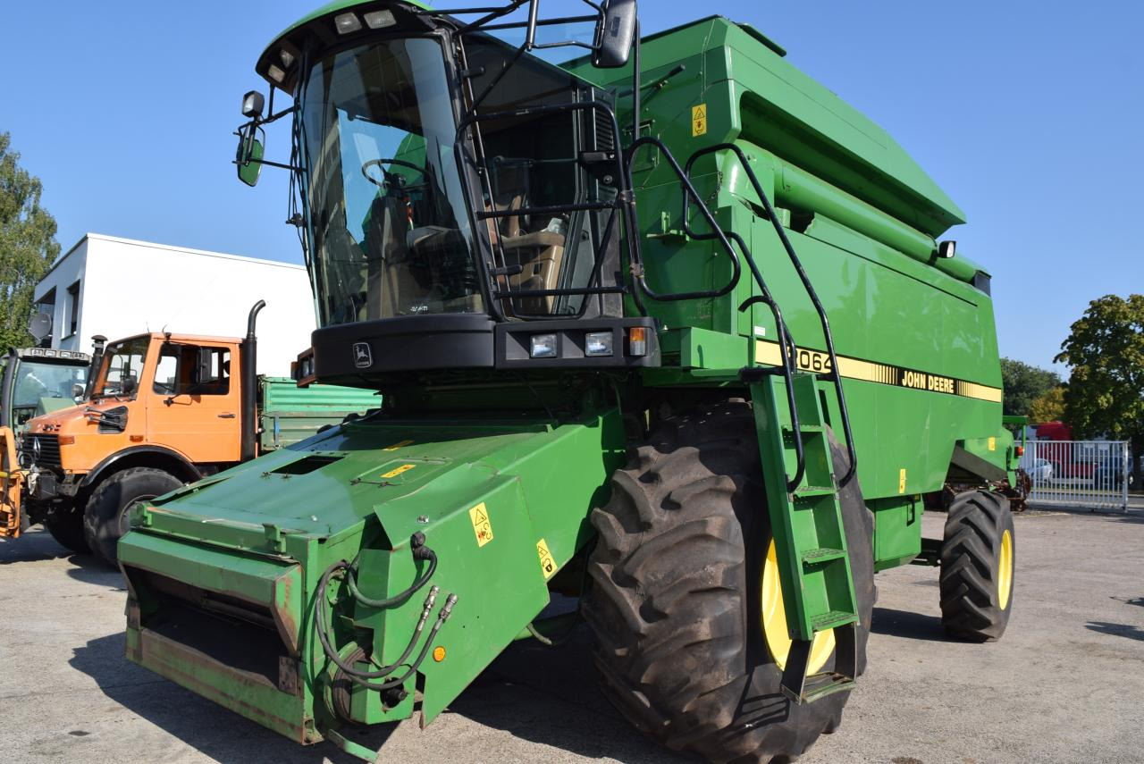 John Deere 2064 - Biçerdöver: fotoğraf 2 John Deere 2064 - Biçerdöver: fotoğraf 2