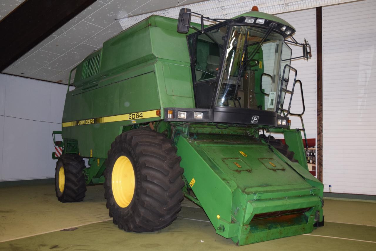 John Deere 2064 - Biçerdöver: fotoğraf 2 John Deere 2064 - Biçerdöver: fotoğraf 2