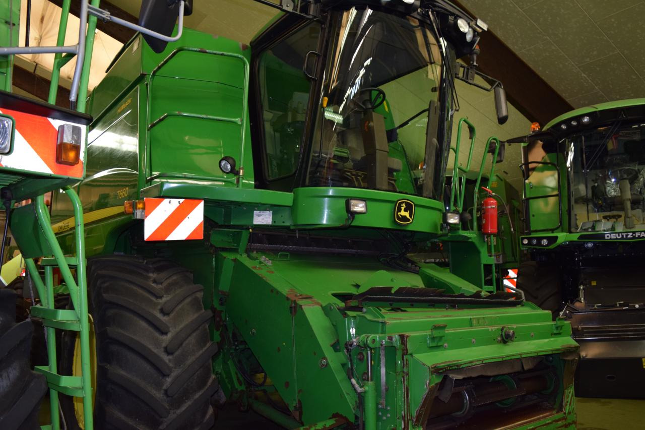 John Deere T 660 HM - Biçerdöver: fotoğraf 2 John Deere T 660 HM - Biçerdöver: fotoğraf 2