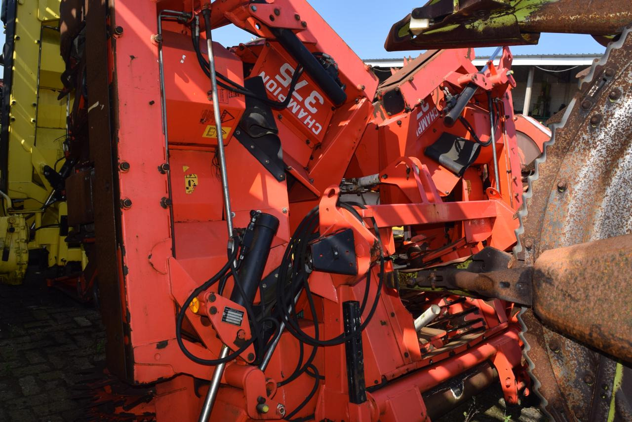 Kemper Champion 375 - Mısır tablası: fotoğraf 5 Kemper Champion 375 - Mısır tablası: fotoğraf 5