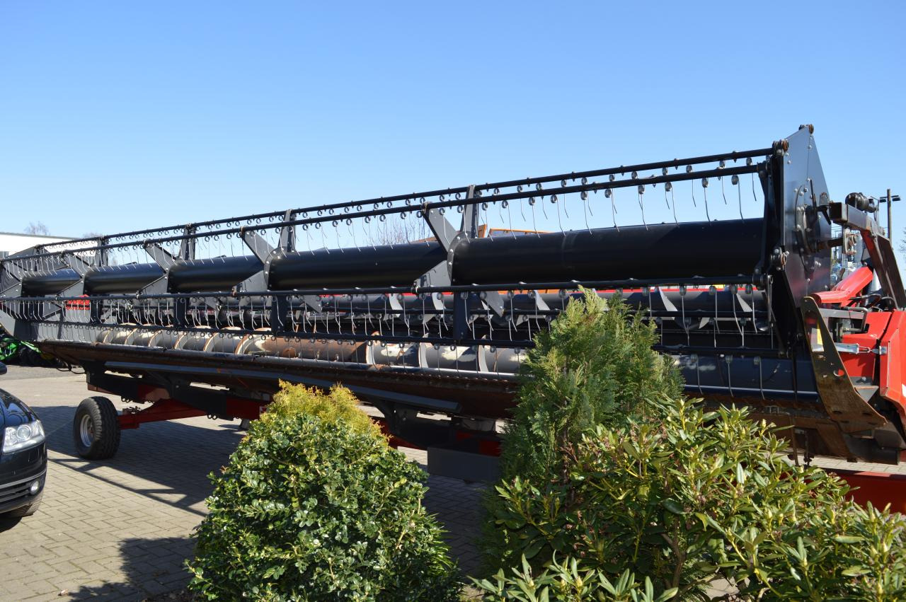 Massey Ferguson MF 7030 *Schneidwerk* - Biçerdöver tablası: fotoğraf 5 Massey Ferguson MF 7030 *Schneidwerk* - Biçerdöver tablası: fotoğraf 5