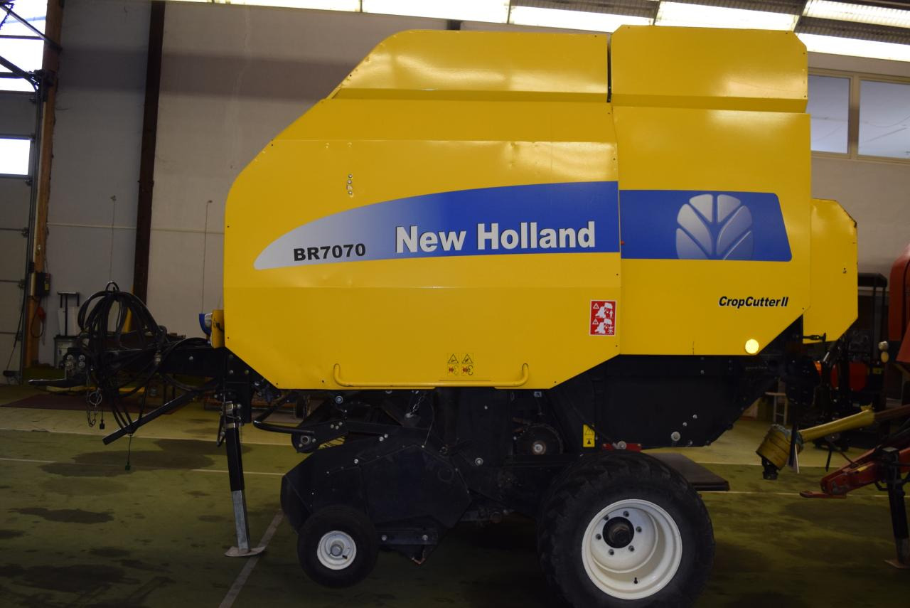 New Holland BR 7070 Crop Cutter II - Silindirik balya makinesi: fotoğraf 2 New Holland BR 7070 Crop Cutter II - Silindirik balya makinesi: fotoğraf 2