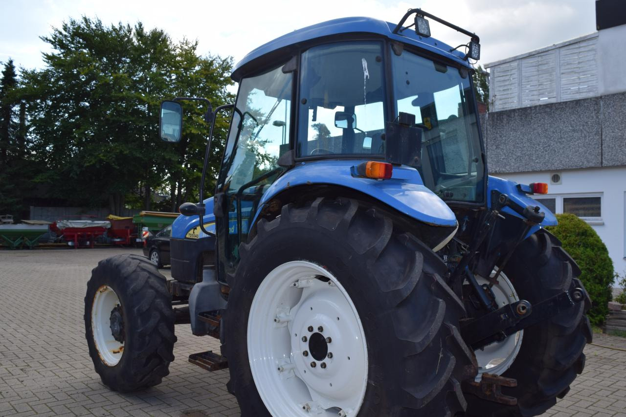 New Holland TD 5040 - Traktör: fotoğraf 5 New Holland TD 5040 - Traktör: fotoğraf 5
