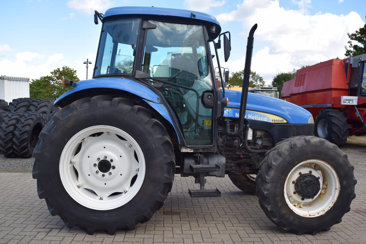 New Holland TD 5040 - Traktör: fotoğraf 2 New Holland TD 5040 - Traktör: fotoğraf 2