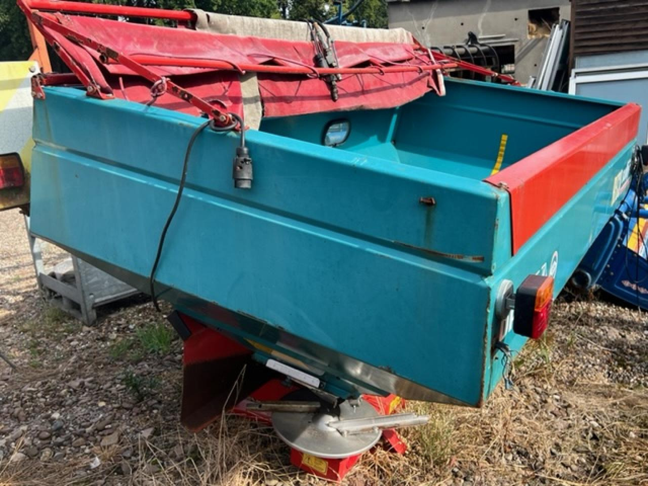 Sulky Burel DPX 2004 - Gübre serpme makinesi: fotoğraf 3 Sulky Burel DPX 2004 - Gübre serpme makinesi: fotoğraf 3