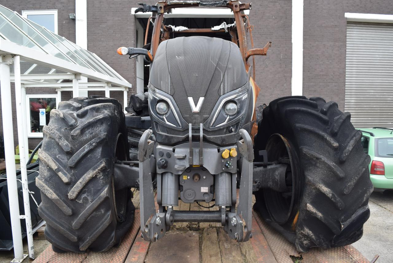 Valtra T234 *zur Teileverwertung* - Traktör: fotoğraf 1 Valtra T234 *zur Teileverwertung* - Traktör: fotoğraf 1