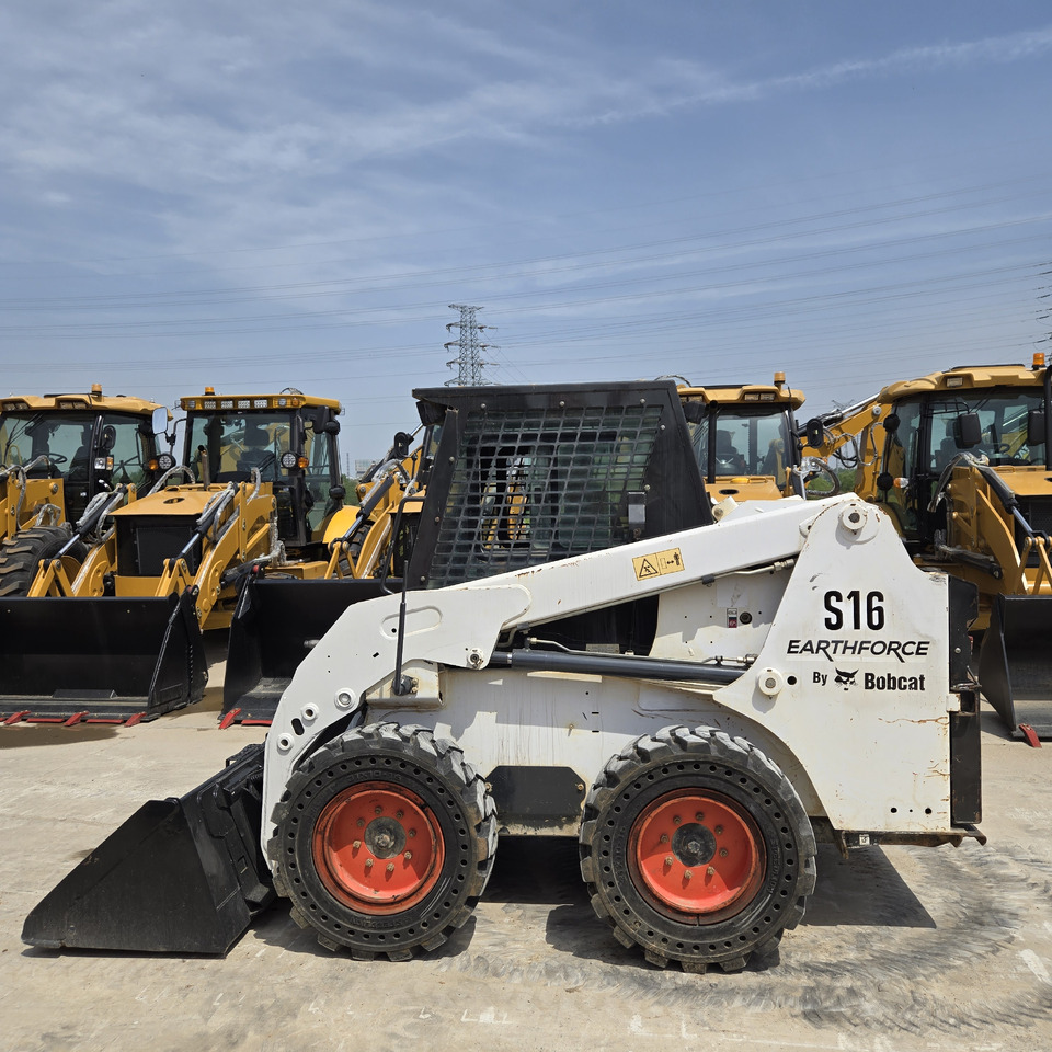 Bobcat S16 - Mini yükleyici: fotoğraf 1 Bobcat S16 - Mini yükleyici: fotoğraf 1