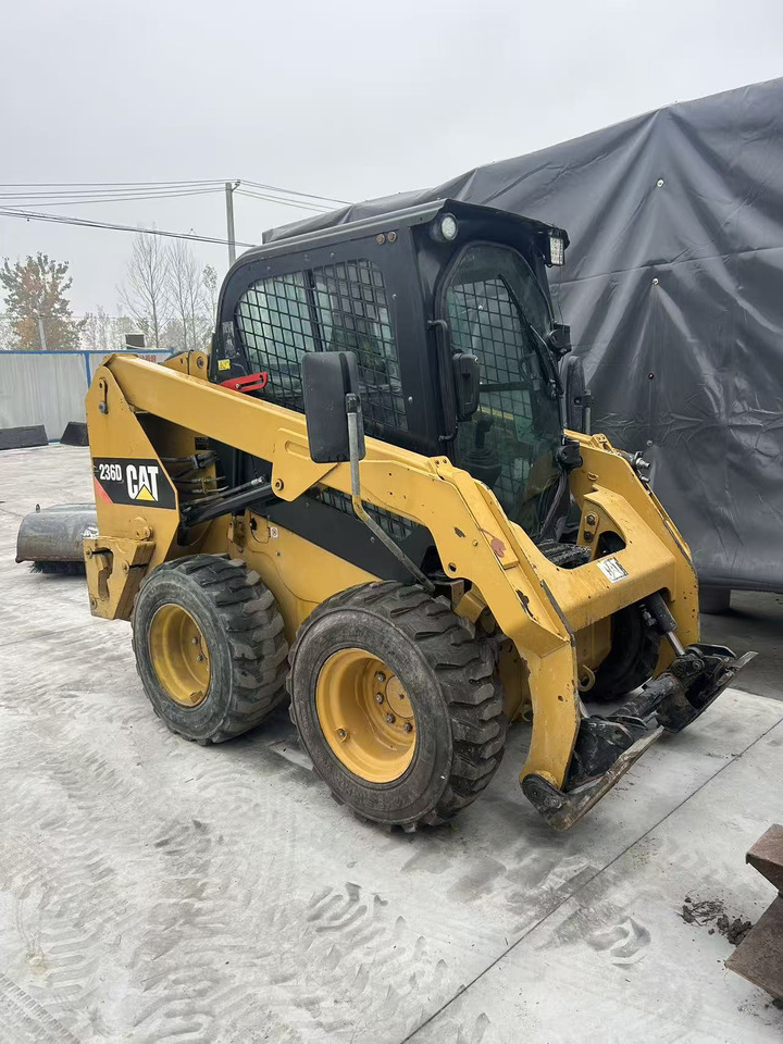 CATERPILLAR 236D - Mini yükleyici: fotoğraf 2 CATERPILLAR 236D - Mini yükleyici: fotoğraf 2