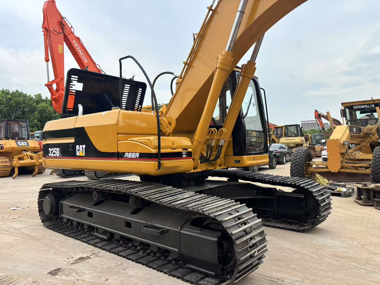 CATERPILLAR 325B - Paletli ekskavatör: fotoğraf 5 CATERPILLAR 325B - Paletli ekskavatör: fotoğraf 5