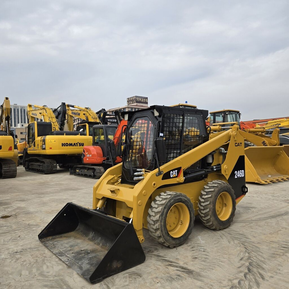 Caterpillar 246D - Mini yükleyici: fotoğraf 1 Caterpillar 246D - Mini yükleyici: fotoğraf 1