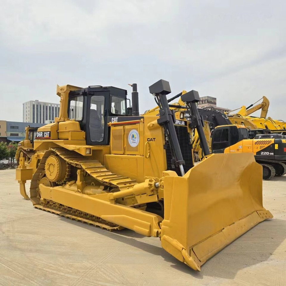 Caterpillar D6R - Buldozer: fotoğraf 1 Caterpillar D6R - Buldozer: fotoğraf 1