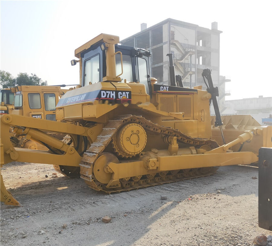 Caterpillar D7H - Buldozer: fotoğraf 5 Caterpillar D7H - Buldozer: fotoğraf 5