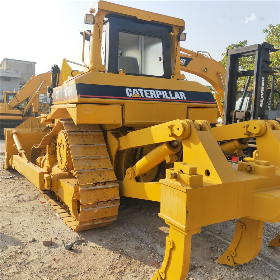 Caterpillar D7H - Buldozer: fotoğraf 4 Caterpillar D7H - Buldozer: fotoğraf 4