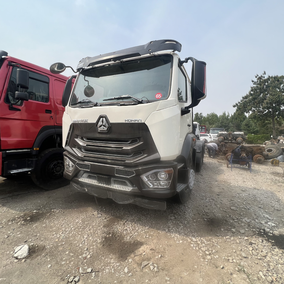 SINOTRUK HOHAN - Çekici: fotoğraf 3 SINOTRUK HOHAN - Çekici: fotoğraf 3
