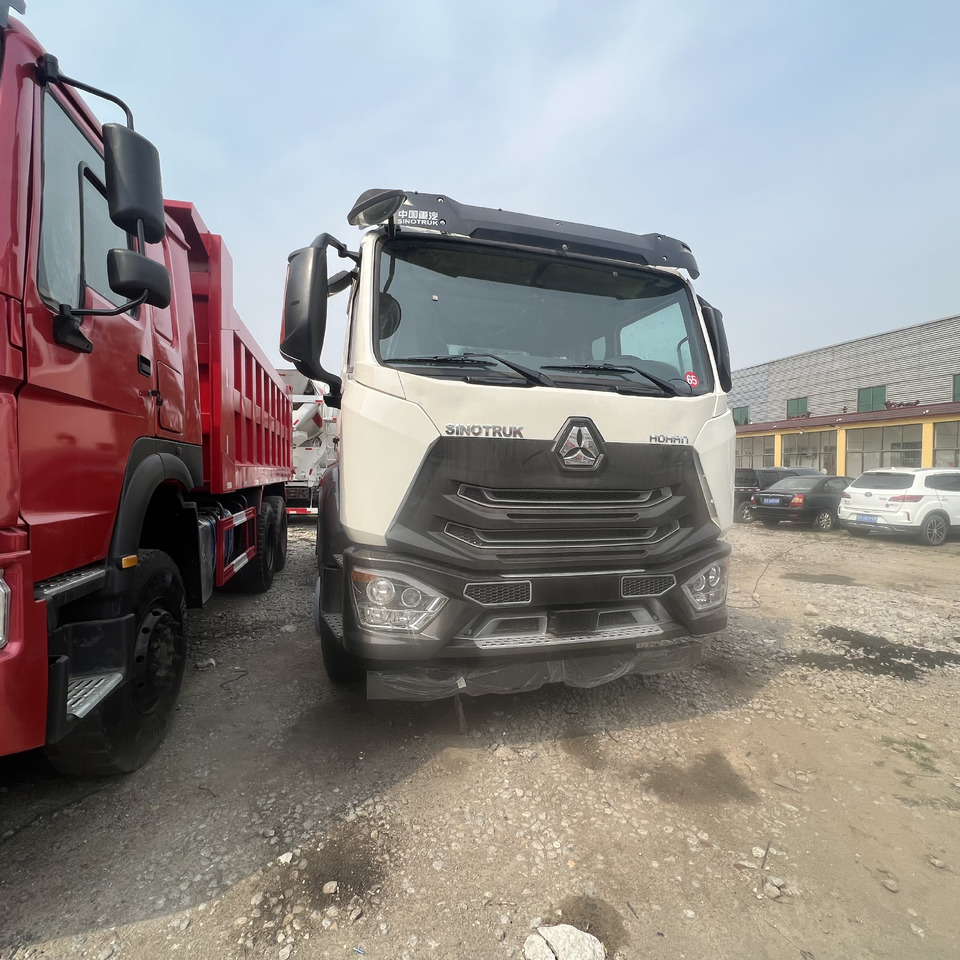SINOTRUK HOHAN - Çekici: fotoğraf 1 SINOTRUK HOHAN - Çekici: fotoğraf 1