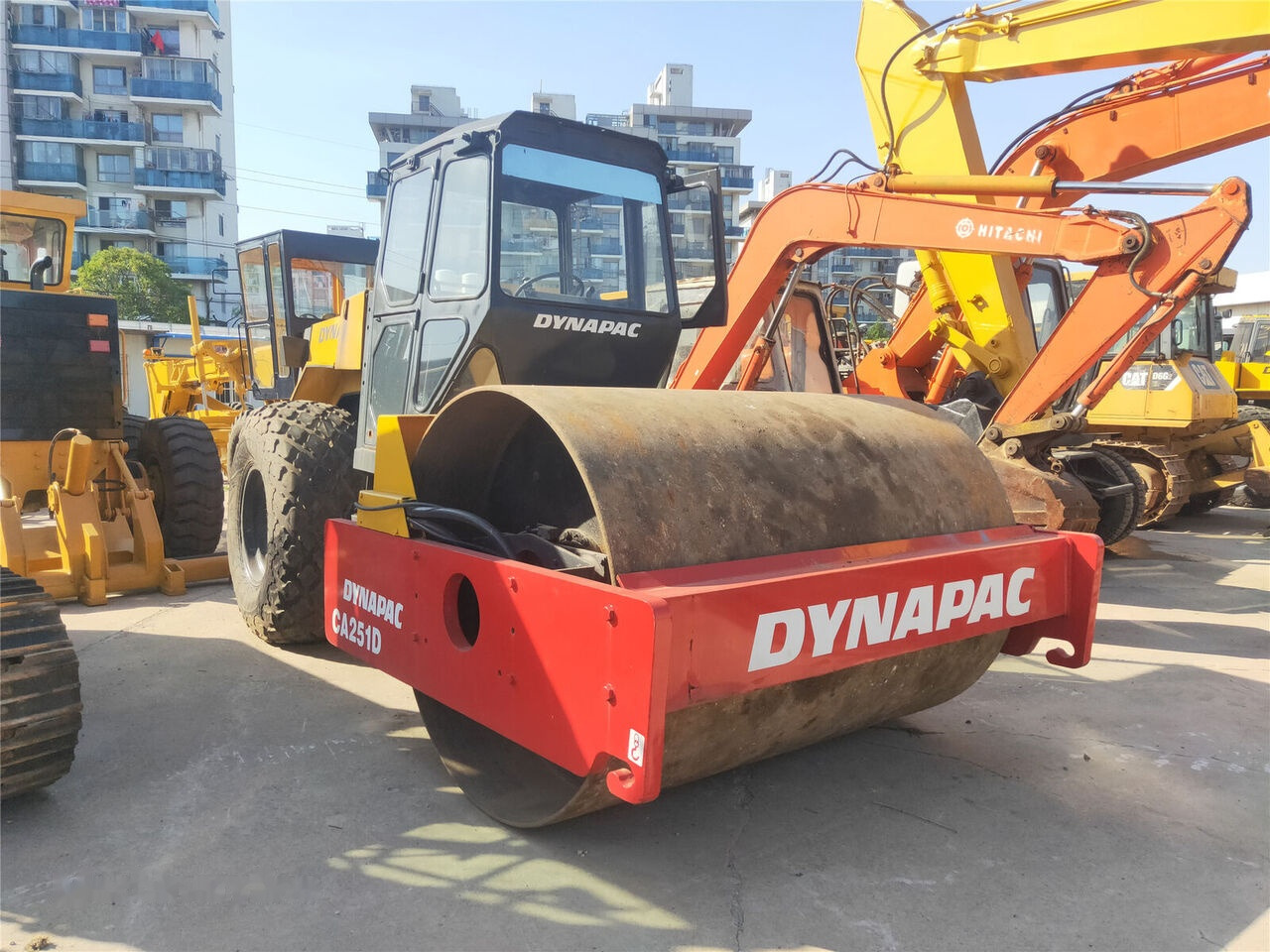 Dynapac CA251D - Yol silindiri: fotoğraf 4 Dynapac CA251D - Yol silindiri: fotoğraf 4