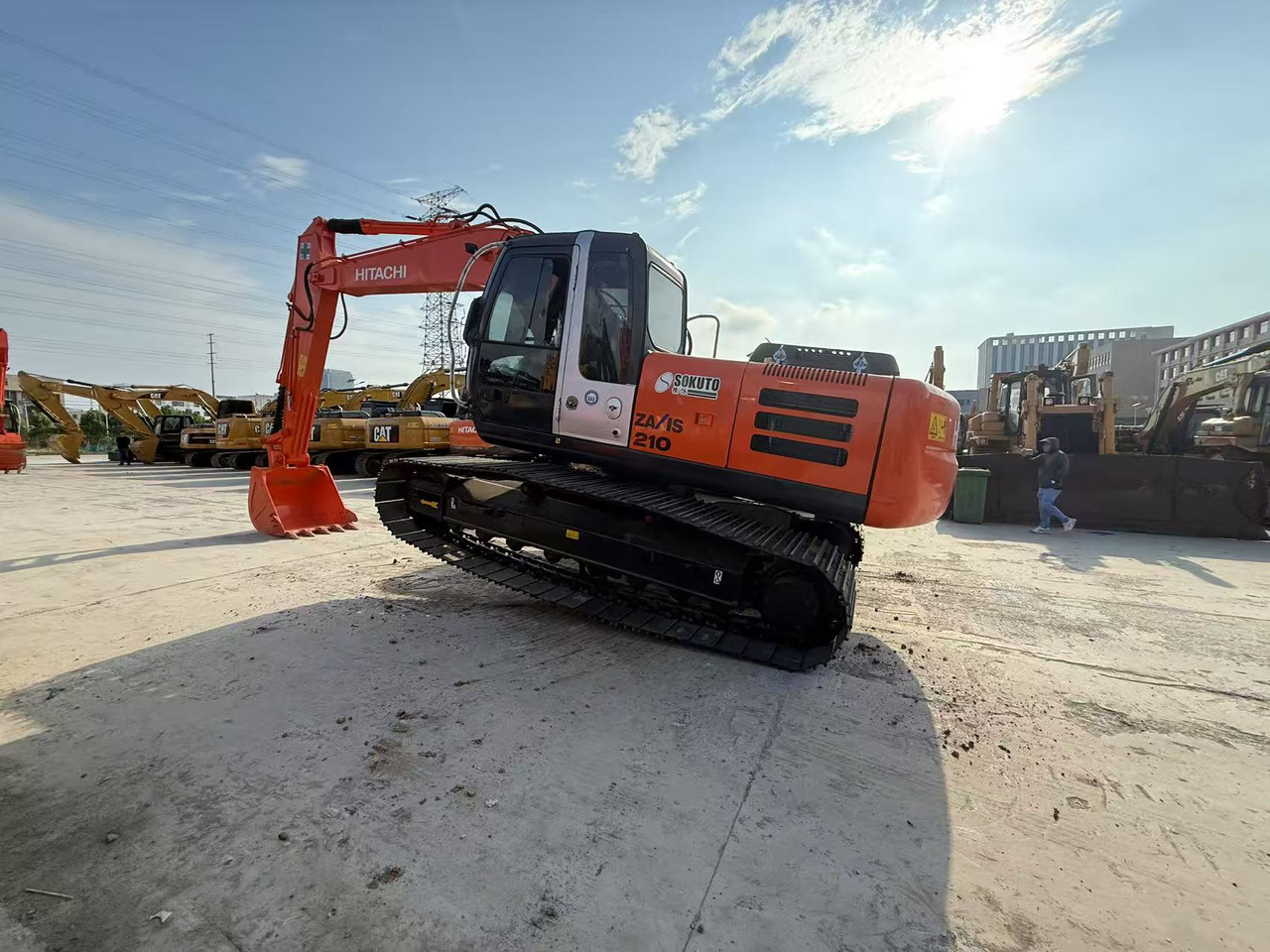 HITACHI ZX210 - Paletli ekskavatör: fotoğraf 3 HITACHI ZX210 - Paletli ekskavatör: fotoğraf 3