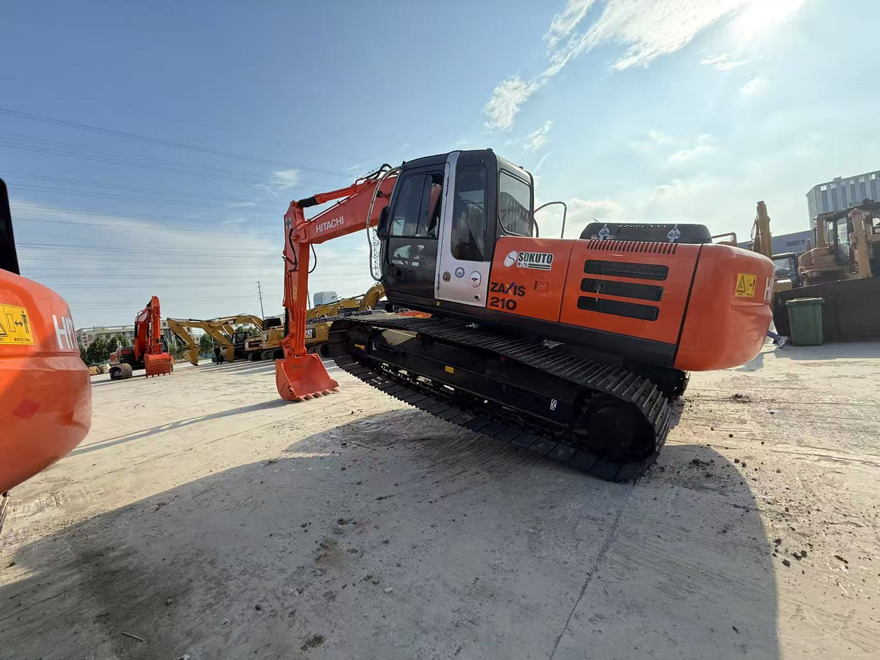 HITACHI ZX210 - Paletli ekskavatör: fotoğraf 1 HITACHI ZX210 - Paletli ekskavatör: fotoğraf 1