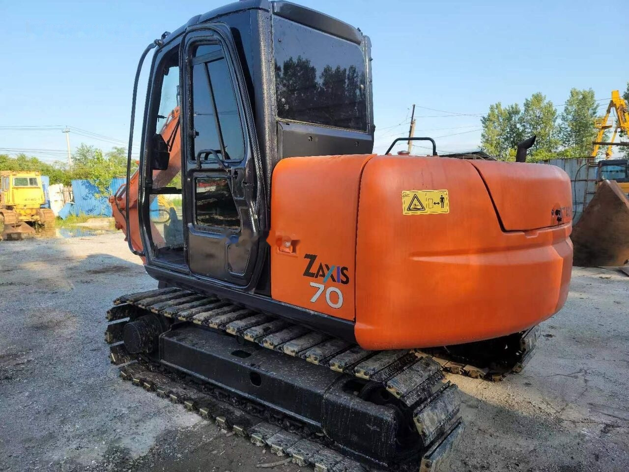Hitachi ZX70 - Paletli ekskavatör: fotoğraf 1 Hitachi ZX70 - Paletli ekskavatör: fotoğraf 1