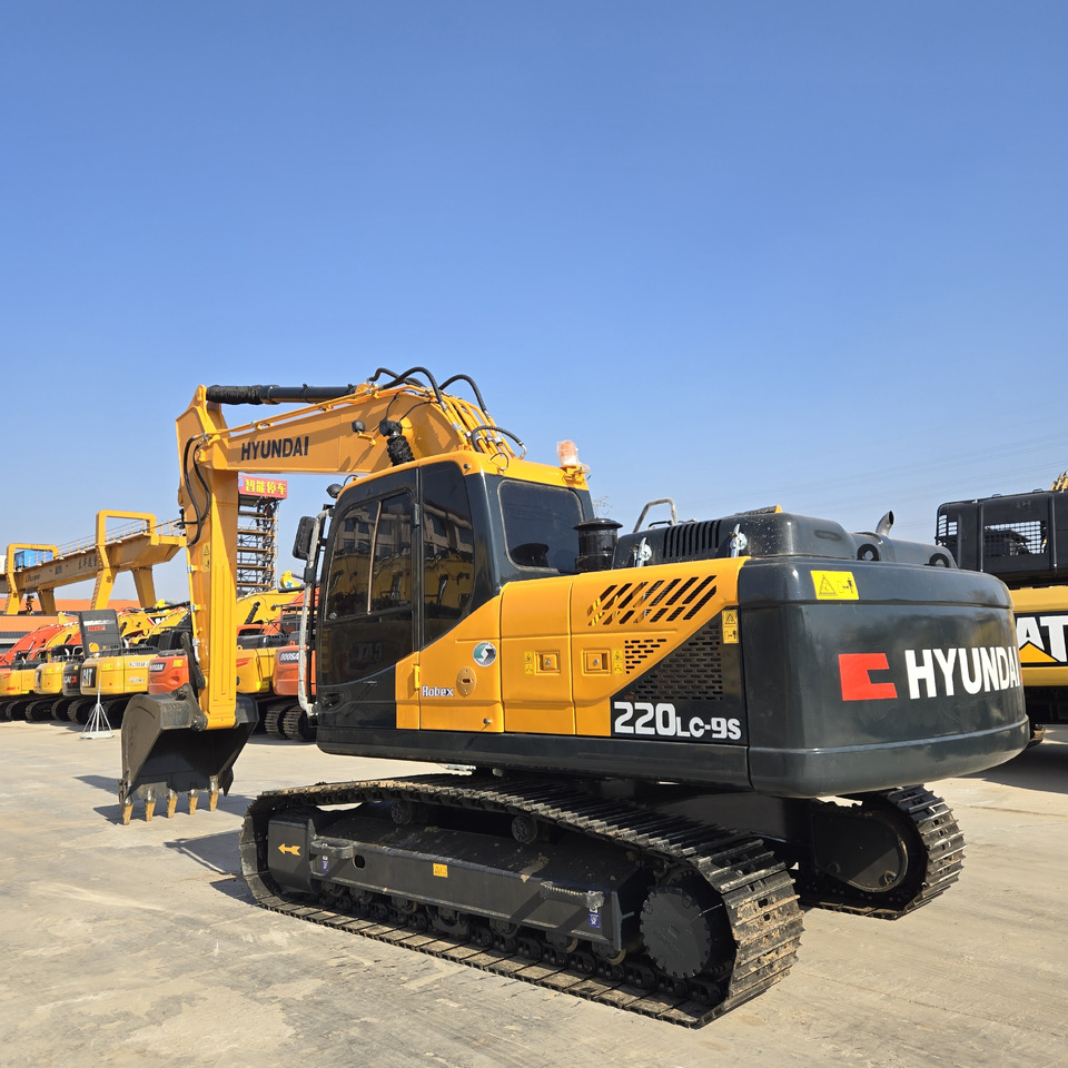 Hyundai R220-9S - Paletli ekskavatör: fotoğraf 5 Hyundai R220-9S - Paletli ekskavatör: fotoğraf 5