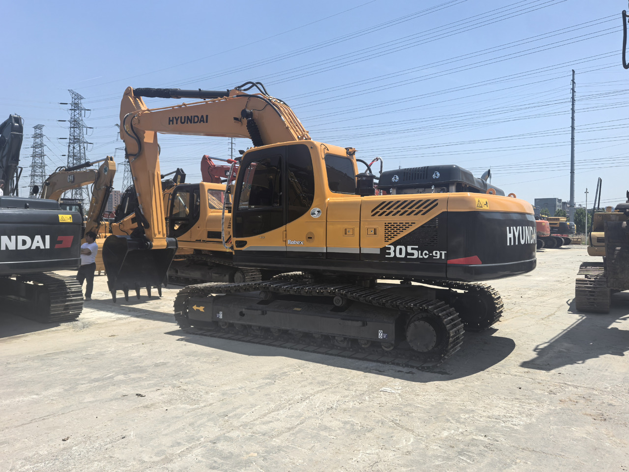 Hyundai R305LC-9T - Paletli ekskavatör: fotoğraf 1 Hyundai R305LC-9T - Paletli ekskavatör: fotoğraf 1