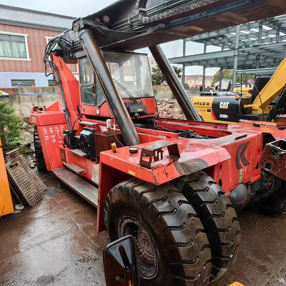 KALMAR DRF450-60S5 - Arazi tipi forklift: fotoğraf 5 KALMAR DRF450-60S5 - Arazi tipi forklift: fotoğraf 5