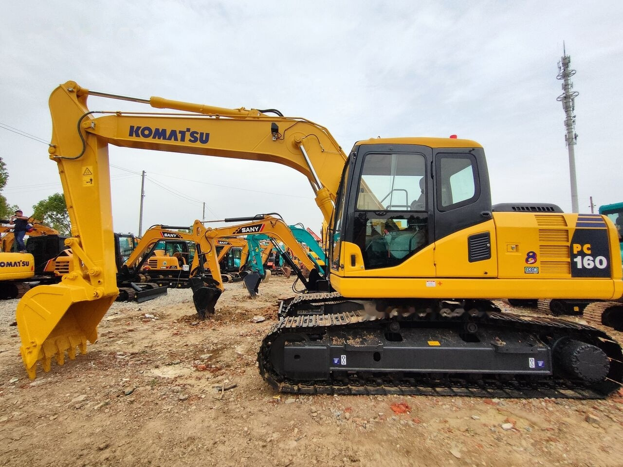 Komatsu PC160LC-7 - Paletli ekskavatör: fotoğraf 1 Komatsu PC160LC-7 - Paletli ekskavatör: fotoğraf 1