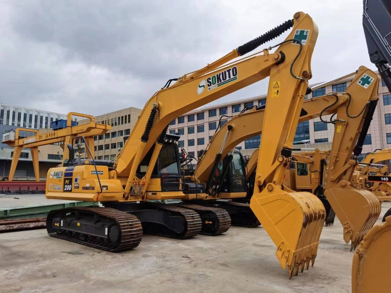 Komatsu PC200-8 - Paletli ekskavatör: fotoğraf 3 Komatsu PC200-8 - Paletli ekskavatör: fotoğraf 3