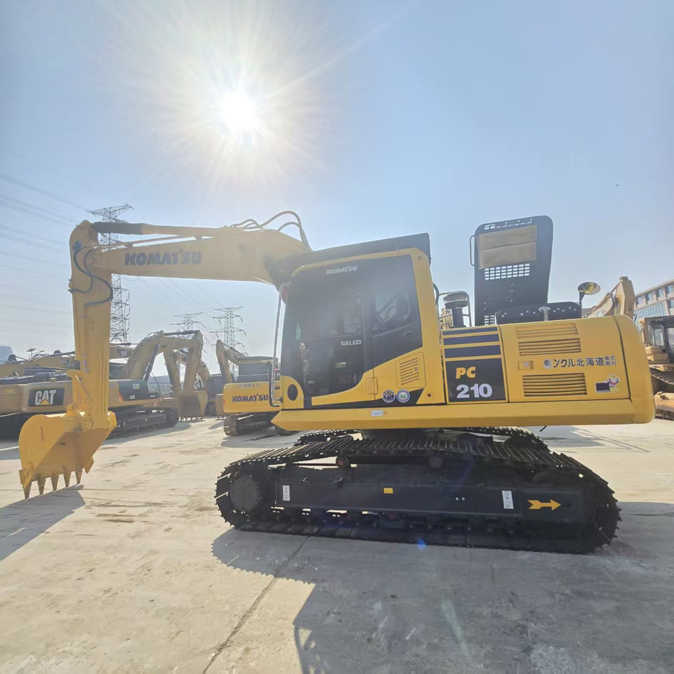 Komatsu PC210-8 - Paletli ekskavatör: fotoğraf 4 Komatsu PC210-8 - Paletli ekskavatör: fotoğraf 4