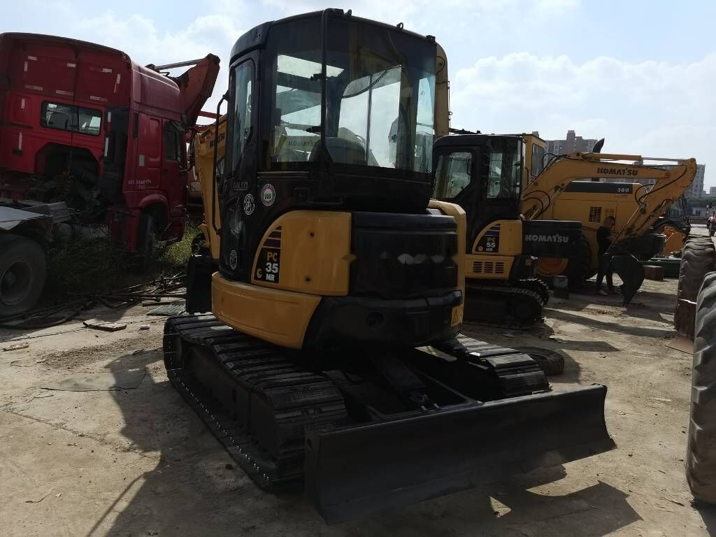 Komatsu PC35MR - Mini ekskavatör: fotoğraf 1 Komatsu PC35MR - Mini ekskavatör: fotoğraf 1